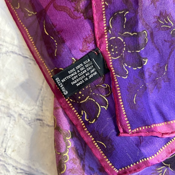 ADRIENNE VITTADINI 100% SILK WITH GOLD METALLIC FLORAL MULTI PURPLE SCARF O/S - Picture 3 of 6